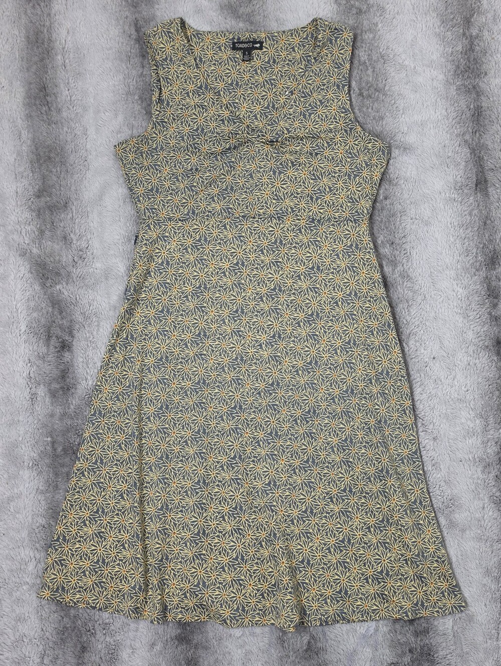 Toad & Co Blue and Yellow Sunflower Print Casual Athleisure Flowy Summer Dress S